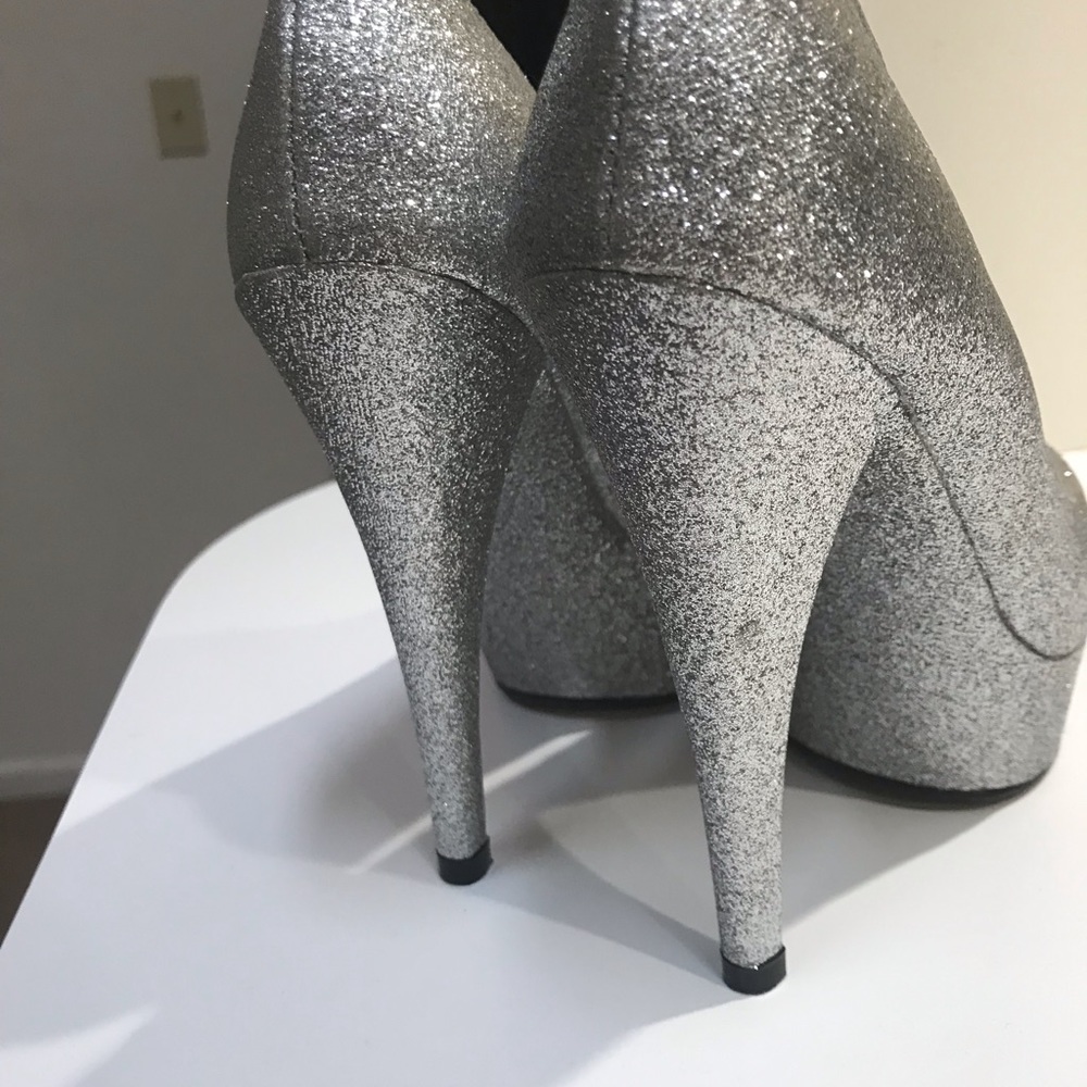 High heels. - Picture 3 of 4
